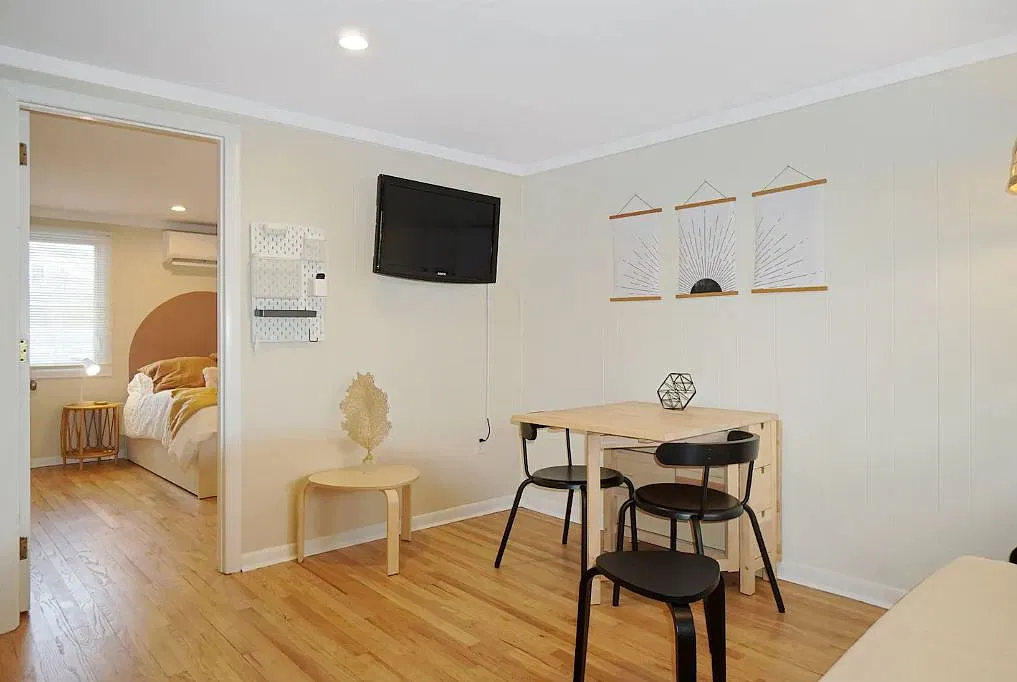 1 bed, 265 sqft, $1,600 — Photo 2