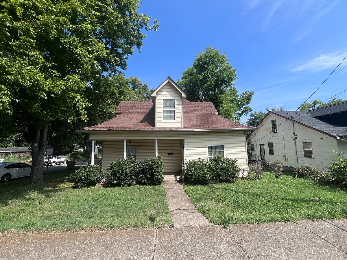 Building Photo - 2420 Albion St