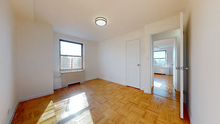 Rented by Bond New York | media 8