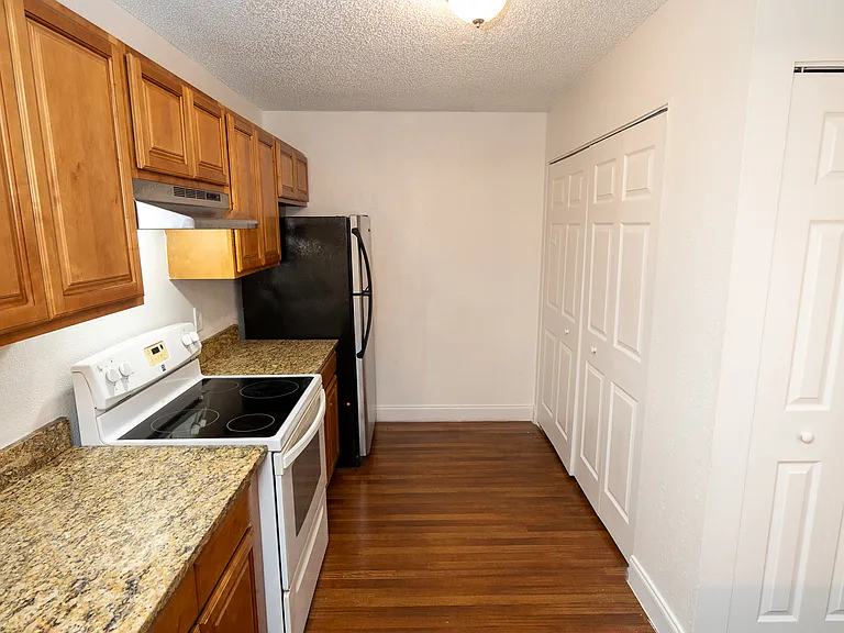 644 Kenwick Cir #203 — Photo 8