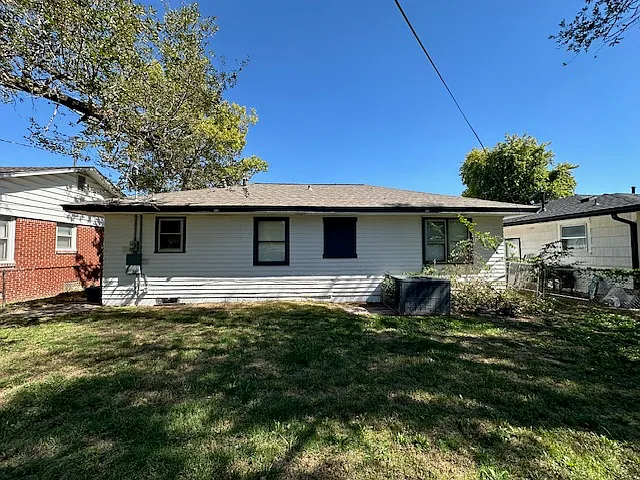 1334 Regent St — Photo 13