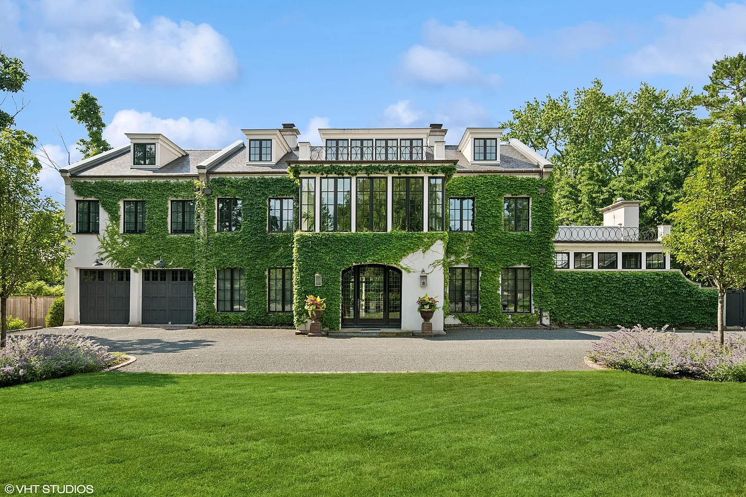 674 Hill Rd photo 1