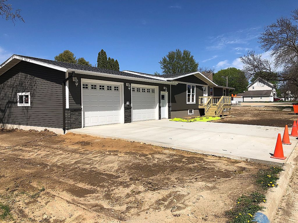 206 E 2nd St, Riceville, IA 50466 Zillow