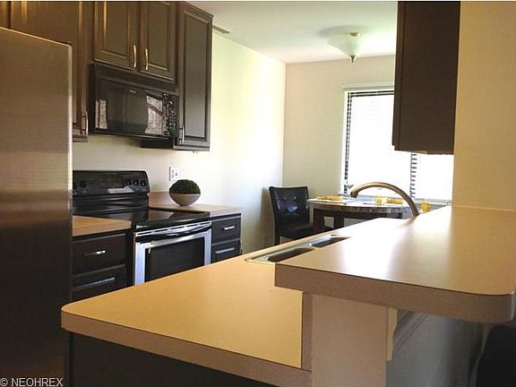 5th image of 3800 Rosemont Blvd APT 112C