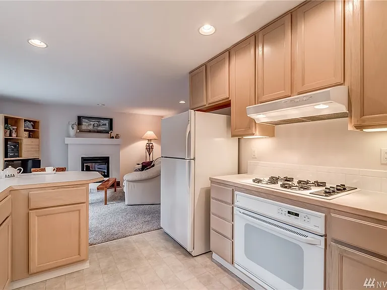 1405 Undine St — Photo 2
