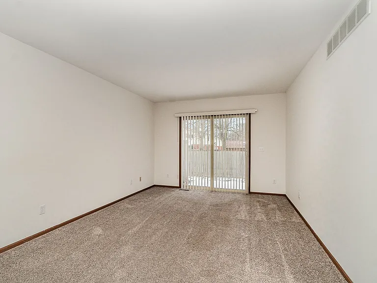 2428 Morning Dawn Dr — Photo 5