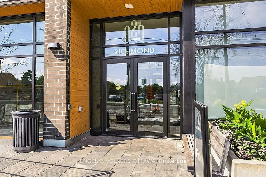 1 bed, $2,385 — Photo 3