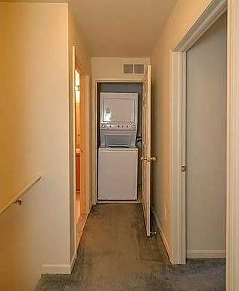 2076 Cloverly Ln — Photo 16