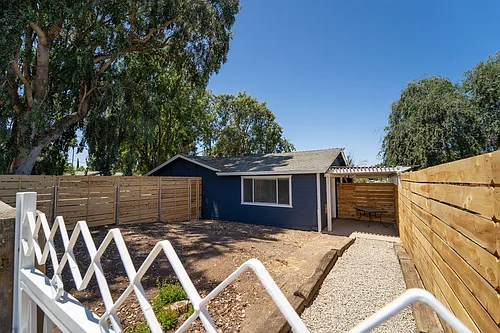 2707 Robertson St Photo 1