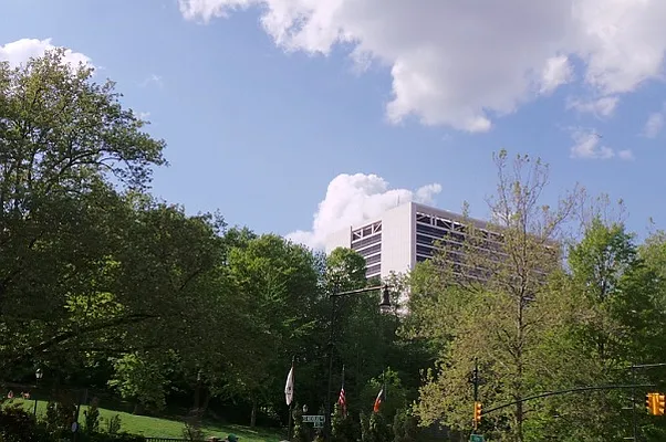 Rented by Perry Associates NYC Inc | media 17