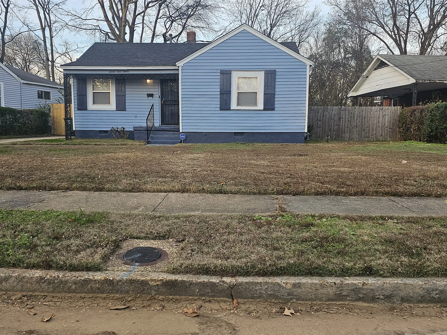 3 bed, 1144 sqft, $1,100 — Photo 1