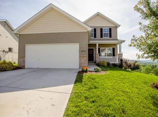 6772 Eagles View Dr, Pacific, MO 63069