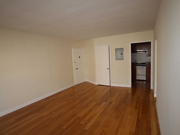 3rd image of 1665 Chestnut St APT 102