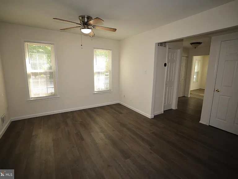 2400 Ansdel Ct — Photo 3