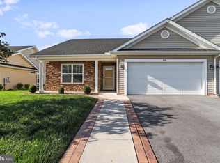 40 Chagrin Dr, Falling Waters, WV 25419