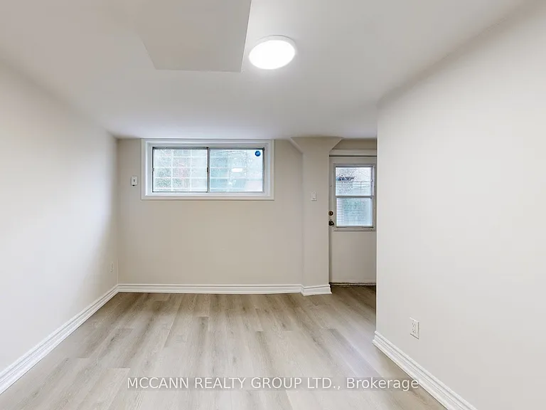 496 Northcliffe Blvd #BASEMENT — Photo 9