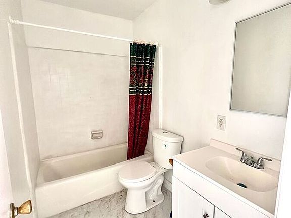 4th image of 622 W 92nd St Unit 3