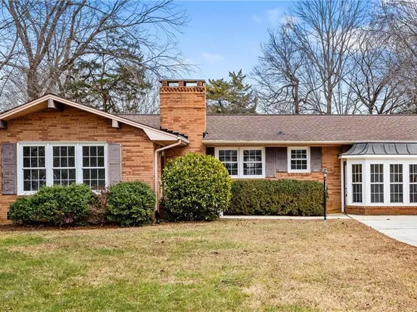 2914 Ardmore St, Burlington, NC 27215