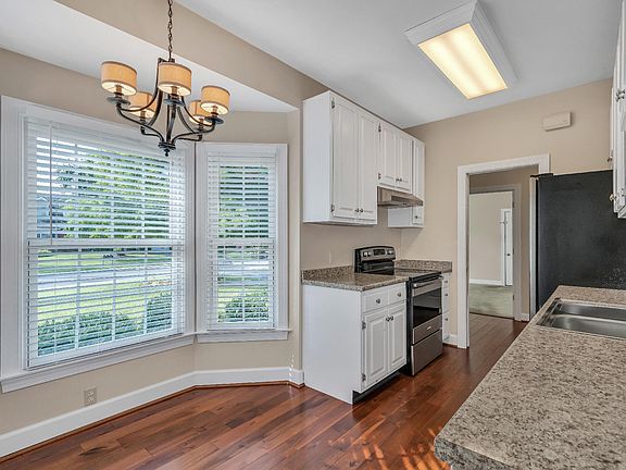 5th image of 1512 Heritage Landing Dr
