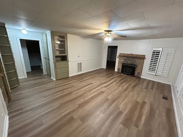 897 Union St — Photo 11