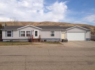 124 Case Dr, Pierre, SD 57501