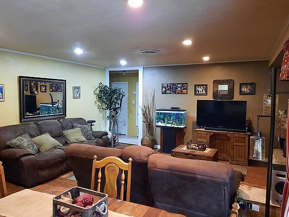 4th image of 3400 Larkspur Ln