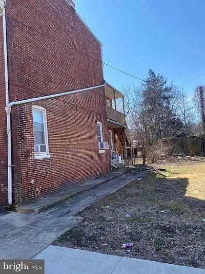 2nd image of 510 N Pershing Ave