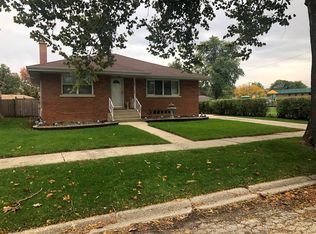 10647 Essex St, Westchester, IL