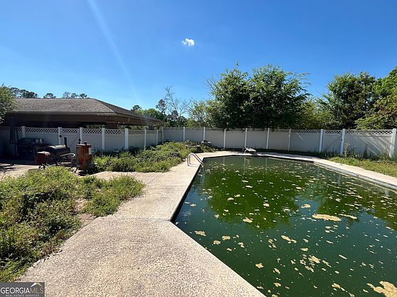 4th image of 135 Meriwether Cir NW