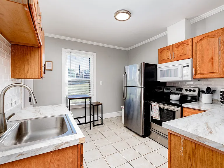 257 Gordon Pl — Photo 17