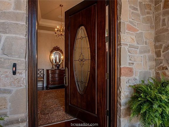 3rd image of 3808 Park Village Ct