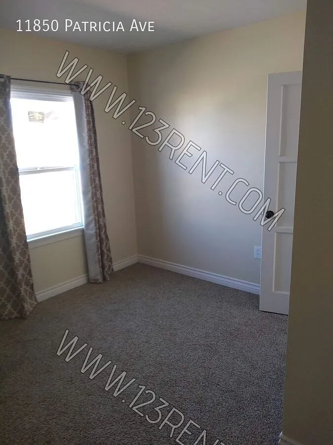 2bd/1bth Recently Rehabbed Duplex In Boron — Photo 4