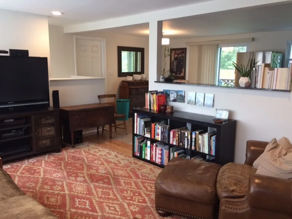 130 Christopher Cir