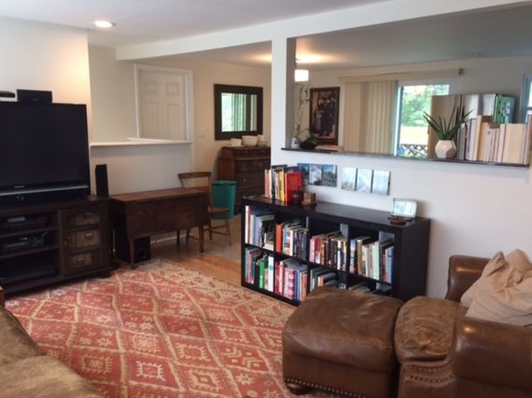 130 Christopher Cir