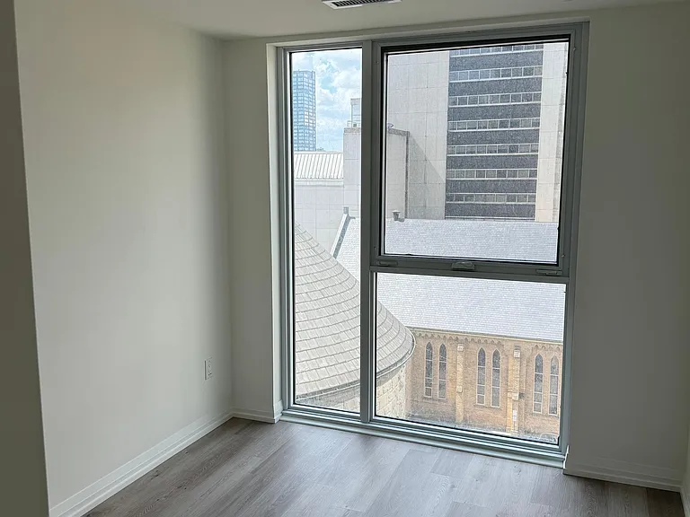 280 Dundas St W #602 — Photo 5
