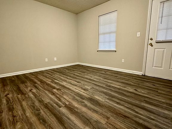 2nd image of 1397 Westpointe Dr #6
