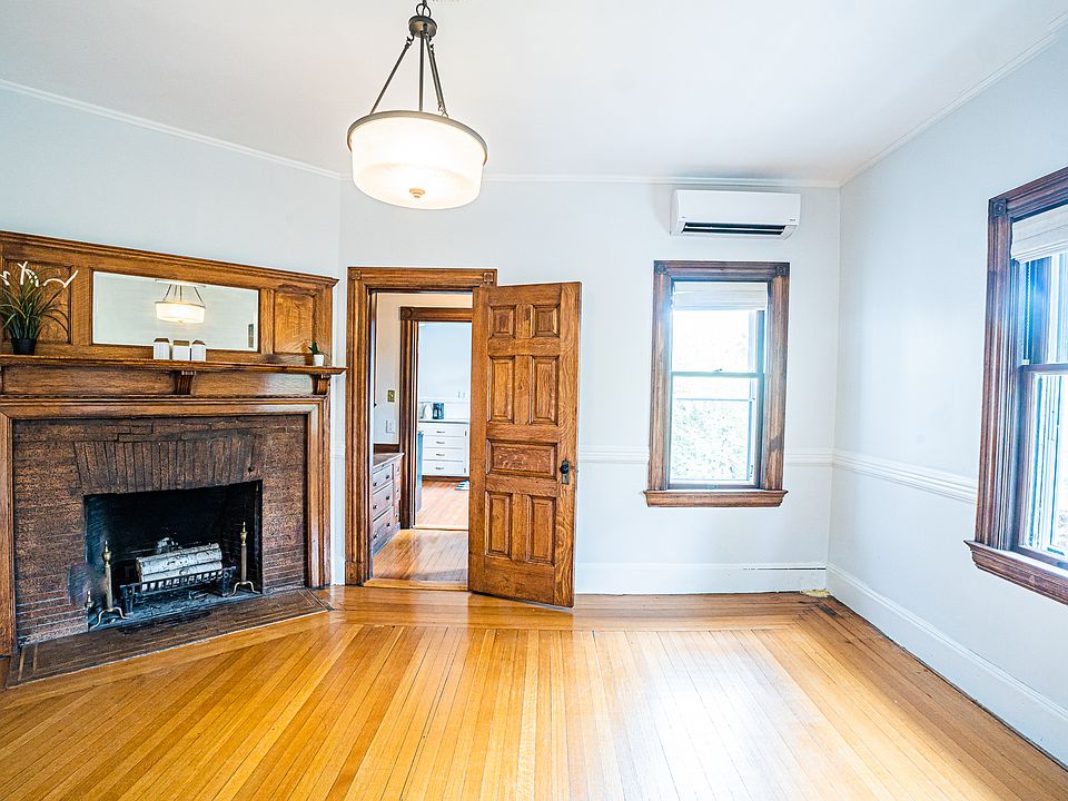 Living room & decorative fireplace