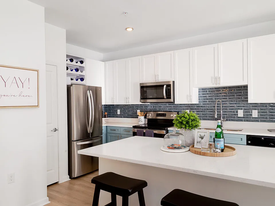 Longshore Commons