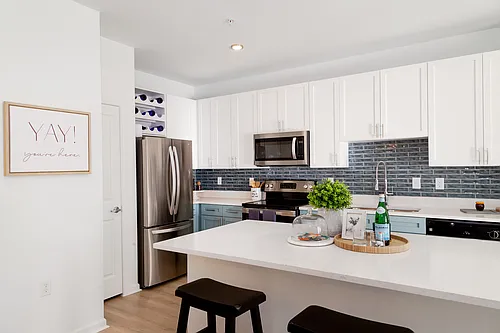 Longshore Commons Photo 1