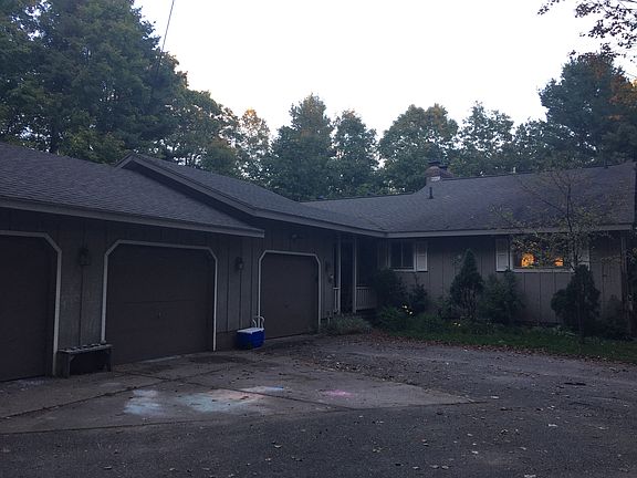 4th image of 2382 Huron St