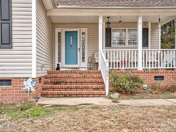 3rd image of 1626 Hackberry Drive