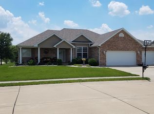 216 Ashford Dr, Glen Carbon, IL 62034