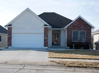 1101 SW Hoke Dr, Lees Summit, MO 64081