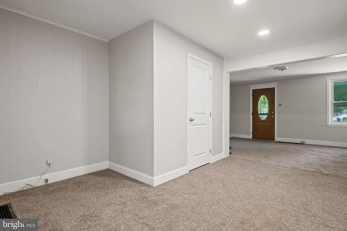 3 bed, 2.0 bath, 1210 sqft, $1,650 — Photo 3