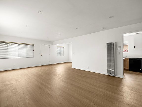 4th image of 1623 Del Amo Blvd
