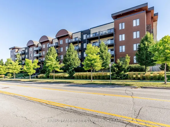 100 Dean Ave #211, Barrie, ON L9J 0H1