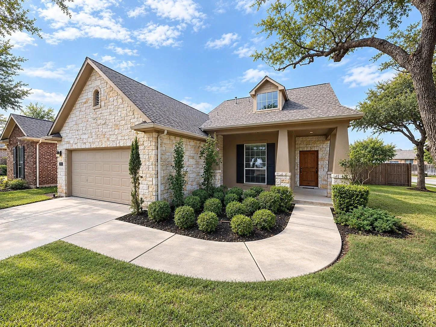 4 bed, 2.0 bath, 2106 sqft, $2,700 — Photo 2
