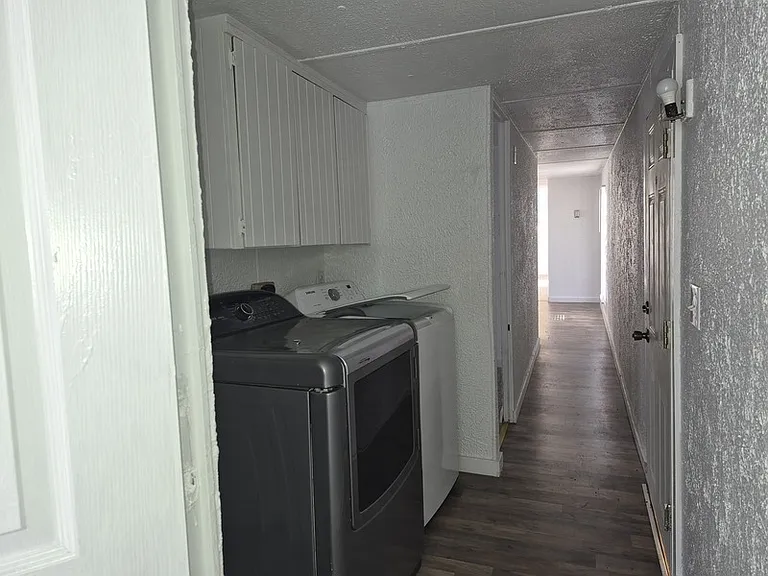 209 S Avenue B #11 — Photo 9