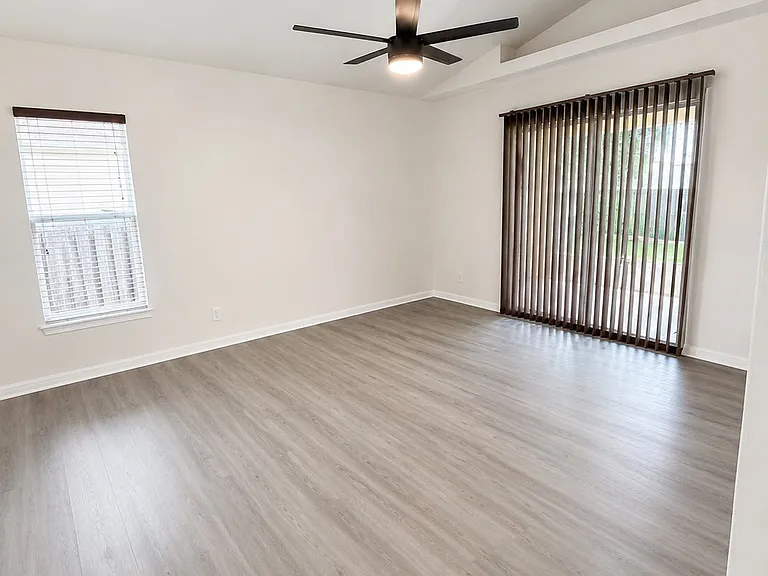 3371 Freedom Ave SW — Photo 6