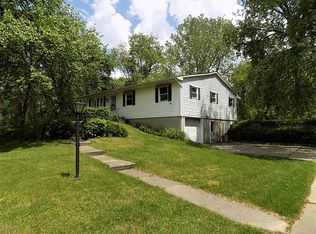 2982 Dean Lake Ave NE, Grand Rapids, MI 49525